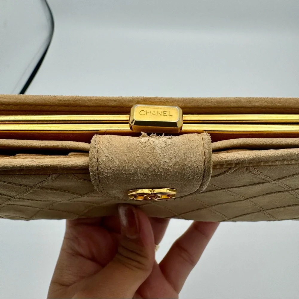 Chanel Vintage Beige Quilted Women's Wallet
